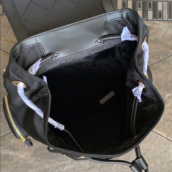 MICHAEL KORS ABBEY LG CARGO BACKPACK BLACK - Picture 16 of 16